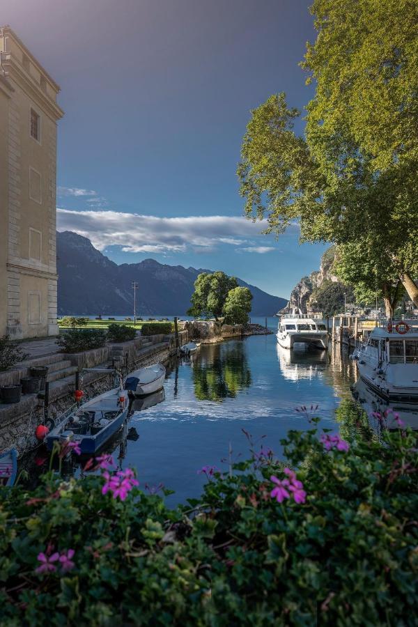 Le Calle Holiday Apartments Torbole Sul Garda Ngoại thất bức ảnh